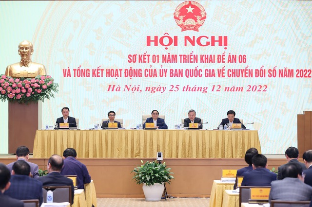 Thủ tướng Chính phủ Phạm Minh Chính, Chủ tịch Ủy ban Quốc gia về chuyển đổi số chủ trì Hội nghị Sơ kết 1 năm triển khai Đề án 06. Ảnh VGP/Nhật Bắc