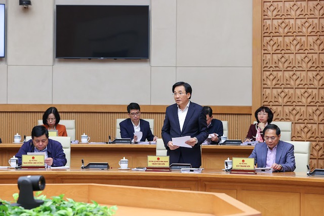Bộ trưởng, Chủ nhiệm VPCP Trần Văn Sơn phát biểu tại phiên họp. Ảnh VGP/Nhật Bắc
