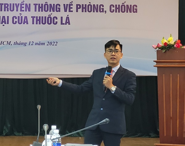 Ths-Bs Nguyễn Hữu Hoàng, Trung tâm giáo dục y học, Đại học Y dược TP. Hồ Chí Minh phát biểu tại Hội nghị