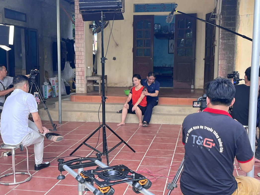 Bối cảnh đa dạng, từ nh&agrave; n&ocirc;ng th&ocirc;n&hellip;