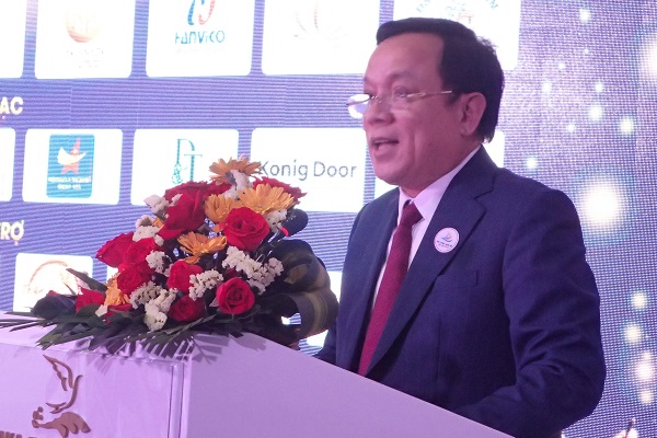 Ông Hoàng Văn Vinh- Chủ tịch HHDL Nha Trang- Khánh Hòa phát biểu khai mạc