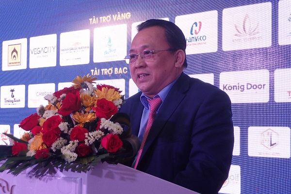 Ông Lê Hữu Hoàng- UVBTV Tỉnh ủy, Phó Chủ tịc UBND tỉnh phát biểu