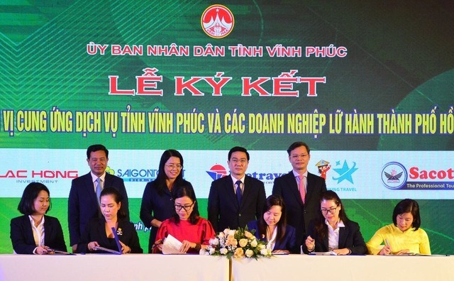 Lãnh đạo 2 tỉnh chứng kiến lễ ký kết biên bản thoả thuận ghi nhớ hợp tác Du lịch với doanh nghiệp lữ hành TP Hồ Chí Minh