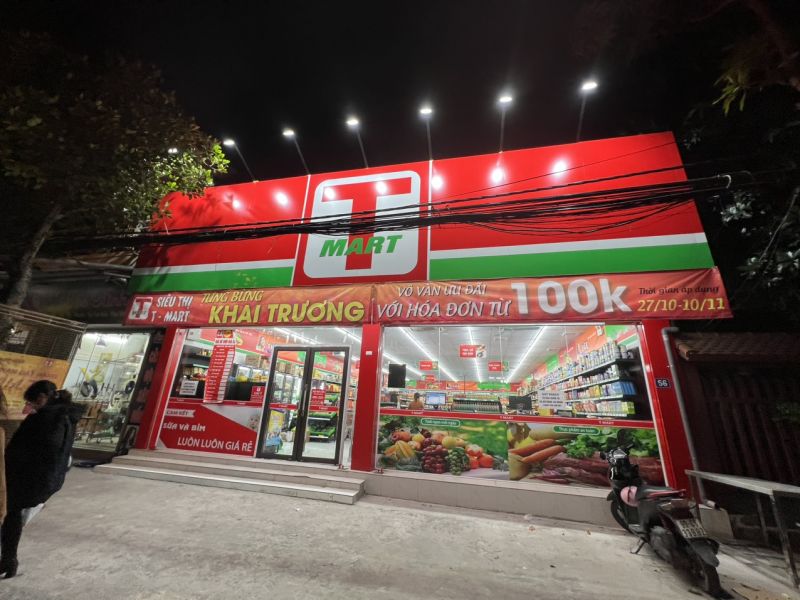 Siêu thị T- Mart Bắc Ninh mới khai trương đã bày bán hàng hóa thiếu thông tin, hết hạn sử dụng