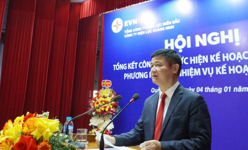 Ông Nguyễn Thanh Tĩnh - Giám đốc PC Quảng Ninh tiếp thu ý kiến của lãnh đạo Tổng công ty