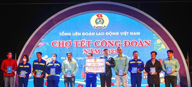 Phiên chợ Tết đặc biệt dành riêng của công nhân, người lao động