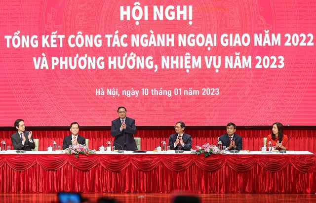 Thủ tướng ghi nhận, biểu dương những thành tựu, kết quả của ngành ngoại giao, đóng góp quan trọng vào thành tựu chung của cả nước trong năm 2022. Ảnh VGP/Nhật Bắc