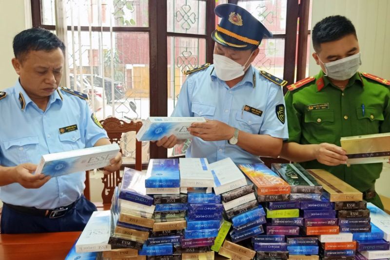 Cảnh sát Kinh tế phối hợp với các lực lượng chức năng tỉnh Bắc Ninh kiểm tra hàng hóa vi phạm