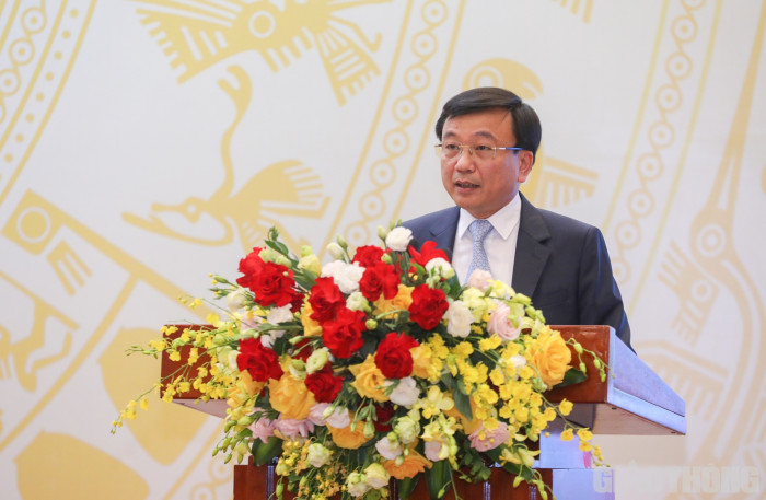 Thứ trưởng Nguyễn Danh Huy báo cáo kết quả thực hiện nhiệm vụ tại hội nghị tổng kết công tác năm 2022 của Bộ GTVT chiều nay (13/1). Ảnh: Tạ Hải.