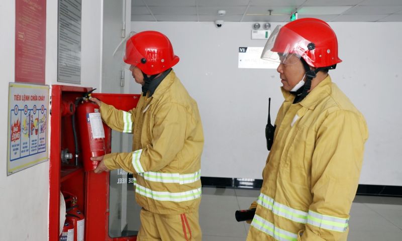 Đội phòng cháy, chữa cháy chung cư V-CITY (TP. Bắc Ninh) được trang bị đầy đủ trang thiết bị và tập huấn các quy định về phòng cháy, chữa cháy (Nguồn: bacninh.gov.vn)