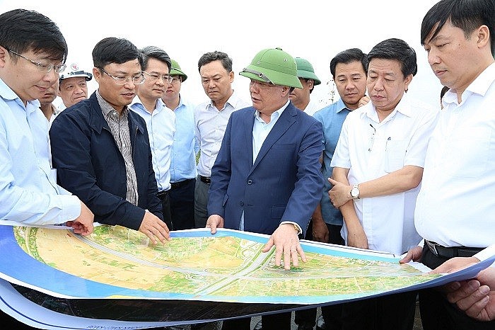 Bí thư Thành ủy Hà Nội Đinh Tiến Dũng làm việc với các quận, huyện về tiến độ xây dựng đường Vành đai 4 - Vùng Thủ đô