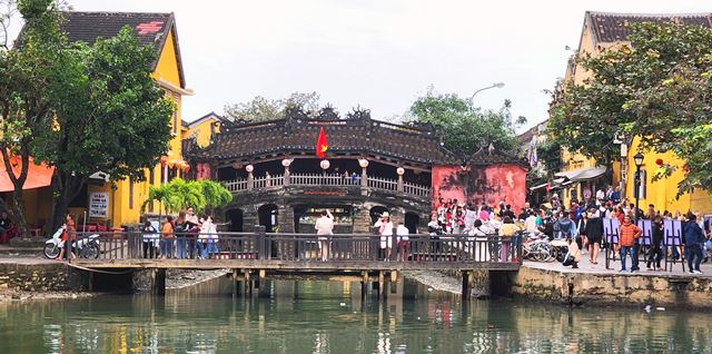 Trong dịp Tết Nguyên đán Quý Mão 2023, tỉnh Quảng Nam đón khoảng 215.000 lượt khách đến tham quan, lưu trú, tăng gấp 3,8 lần so với cùng kỳ 2022.