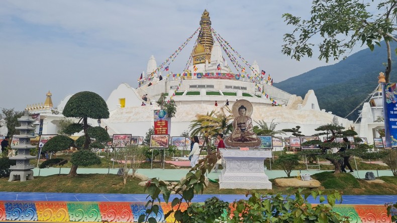 Đại Bảo tháp Mandala Tây Thiên trở thành điểm hành hương, tham quan