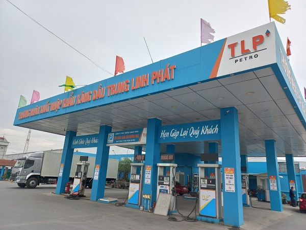 Cửa hàng xăng dầu Hương Phát thuộc Công ty TNHH Trường Giang Petro