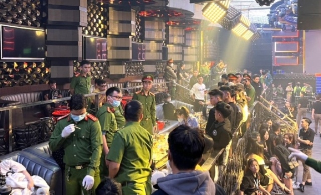 Hàng chục người phê ma túy trong vũ trường New Phương Đông