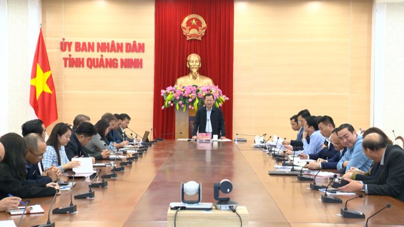 Đồng chí Cao Tường Huy, Quyền Chủ tịch UBND tỉnh chủ trì cuộc họp