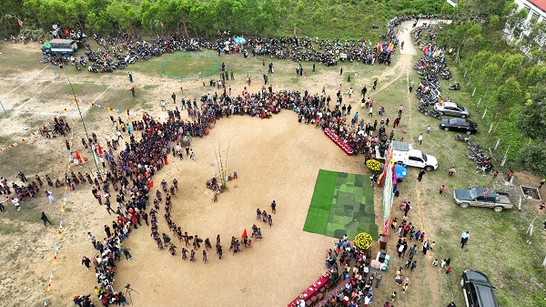 Lễ hội cồng chi&ecirc;ng