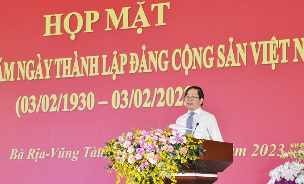 Đồng chí Phạm Viết Thanh, Ủy viên Trung ương Đảng, Bí thư Tỉnh ủy Bà Rịa Vũng Tàu phát biểu tại buổi họp mặt
