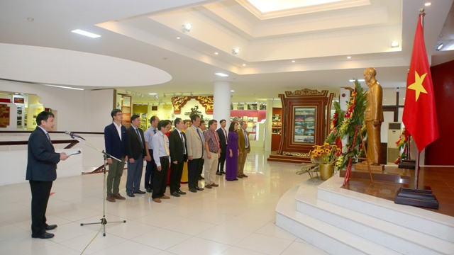 Kỷ niệm 93 năm Ngày thành lập Đảng Cộng sản Việt Nam- Bệnh viện Trung ương Huế báo công dâng Bác 10 thành tựu năm 2022