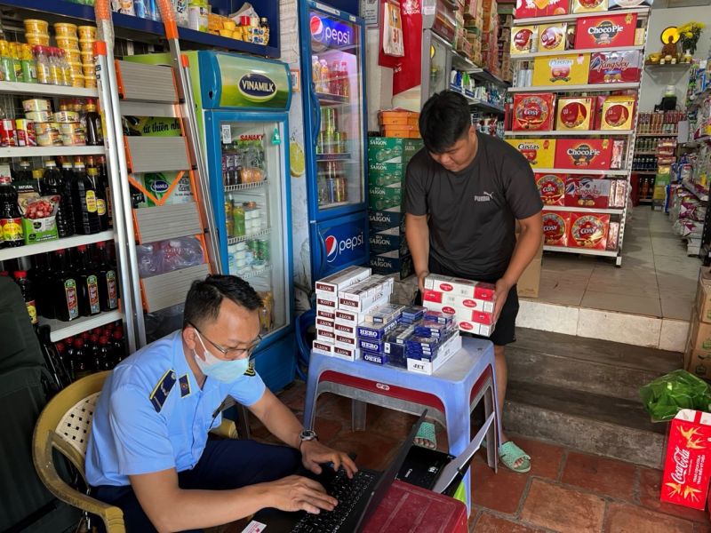 Cục Quản lý thị trường tỉnh Bình Thuận vừa thu giữ gần 500 bao thuốc lá điếu nhập lậu