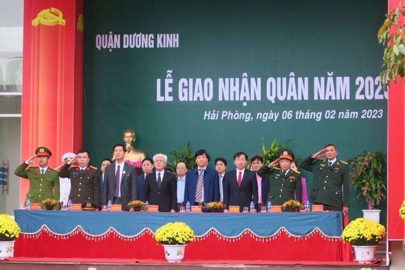 Lễ giao nhận quân tại quận Dương Kinh