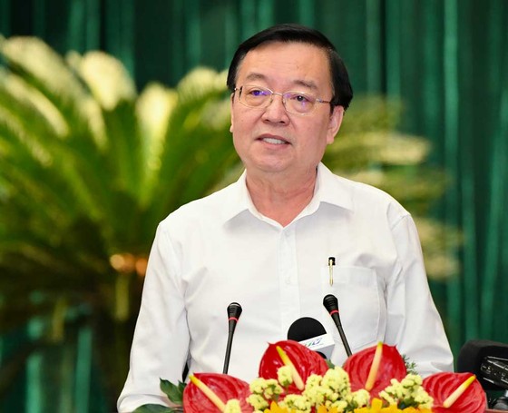 Phó Trưởng ban Thường trực Ban Tuyên giáo Thành ủy TPHCM Lê Hồng Sơn thông tin tại buổi họp mặt. Ảnh: VIỆT DŨNG