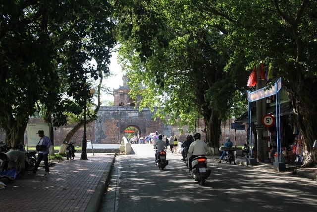 Huế dự kiến làm cầu gỗ bắc qua Thượng thành để đi vào Đại Nội