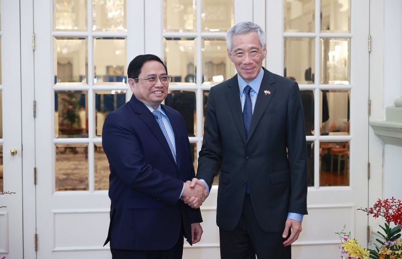Thủ tướng Lý Hiển Long nhiệt liệt chào mừng Thủ tướng Phạm Minh Chính thăm chính thức Singapore