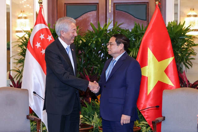 Thủ tướng Phạm Minh Chính tiếp Bộ trưởng cao cấp kiêm Bộ trưởng điều phối an ninh quốc gia Singapore Tiêu Chí Hiền - Ảnh: VGP/Nhật Bắc