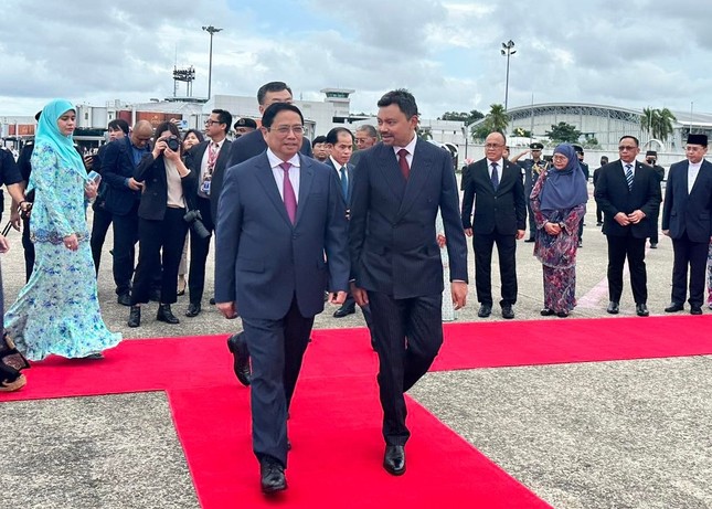 Thủ tướng Phạm Minh Chính và Thái tử kế vị Brunei.