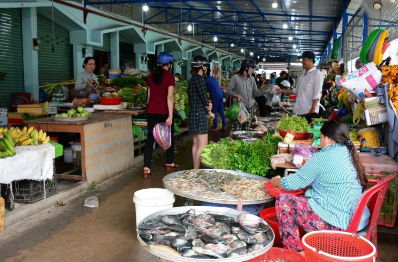 Chợ phường 5, thành phố Cà Mau được xây dựng là mô hình chợ an toàn thực phẩm từ năm khoảng tháng 9/2018.