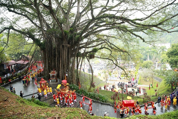 Lễ hội Đền Thượng tại thành phố Lào Cai thu hút nhiều du khách đến tham quan, chiêm bái dâng hương đầu năm 2023