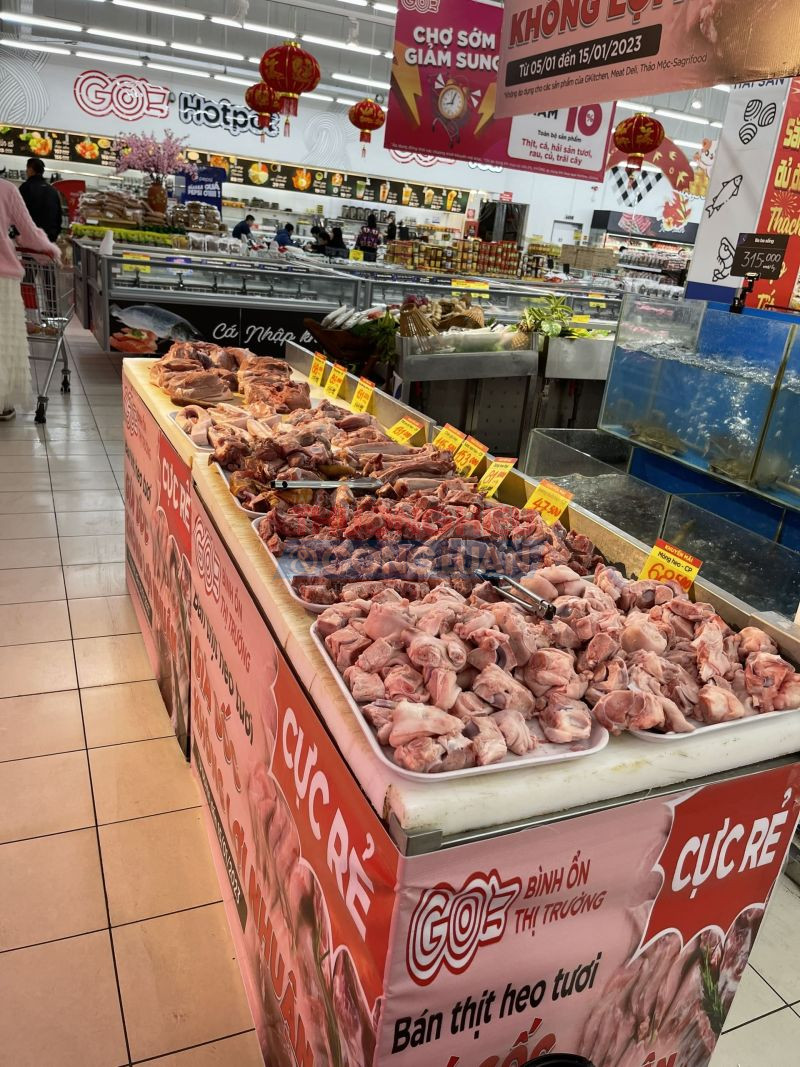 Theo chuyên gia Vũ Vinh Phú, thịt lợn trong một số siêu thị có giá thành khá cao so với chợ dân sinh