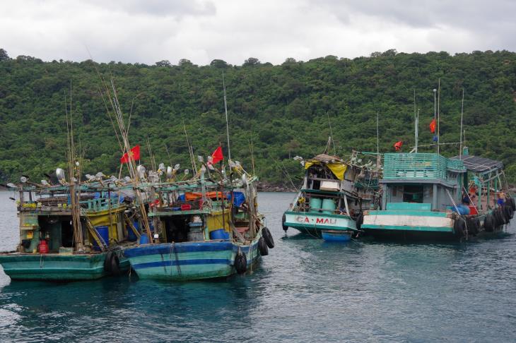 Đến cuối năm 2022, 100% tàu cá của ngư dân Cà Mau đã được gắn thiết bị giám sát hành trình. Ảnh: Khánh An