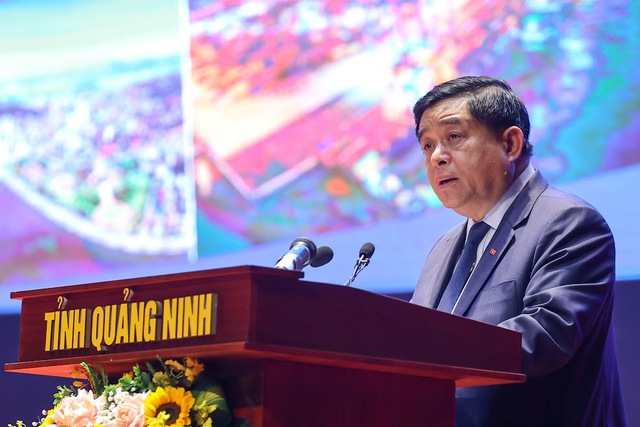 Bộ trưởng Kế hoạch và Đầu tư Nguyễn Chí Dũng công bố Nghị quyết số 14/NQ-CP ngày 8/2/2023 của Chính phủ ban hành Chương trình hành động thực hiện Nghị quyết số 30-NQ/TW của Bộ Chính trị - Ảnh: VGP/Nhật Bắc