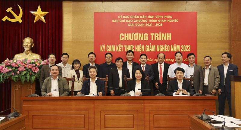 Vĩnh Phúc thực hiện ký cam kết giảm 1.100 hộ nghèo năm 2023