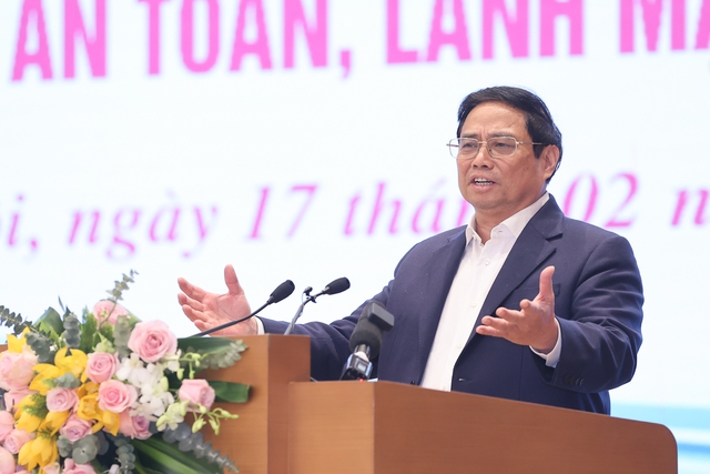 Thủ tướng Phạm Minh Chính cho rằng, giá cả bất động sản phải là động lực để thúc đẩy sự phát triển, chứ không phải triệt tiêu sự phát triển - Ảnh: VGP/Nhật Bắc