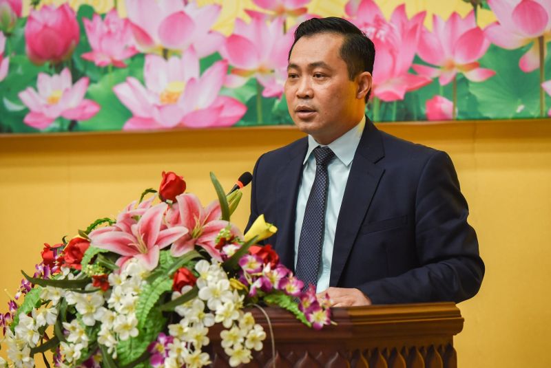 Ông Ngô Tân Phượng Phó chủ tịch UBND tỉnh BN chủ trì cuộc họp báo