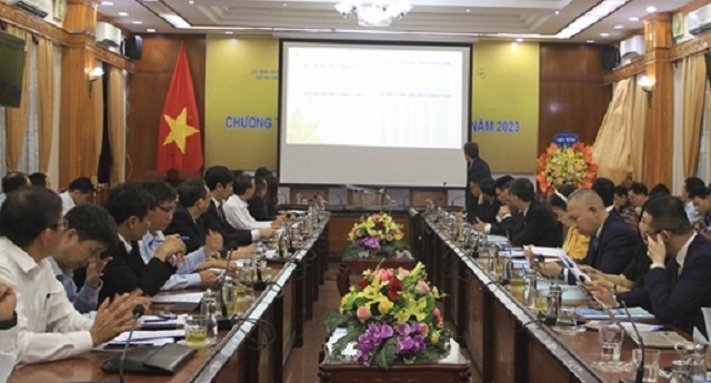 Quang cảnh buổi làm việc giữa UBND tỉnh Bình Định với Đoàn công tác Vietnam Airlines