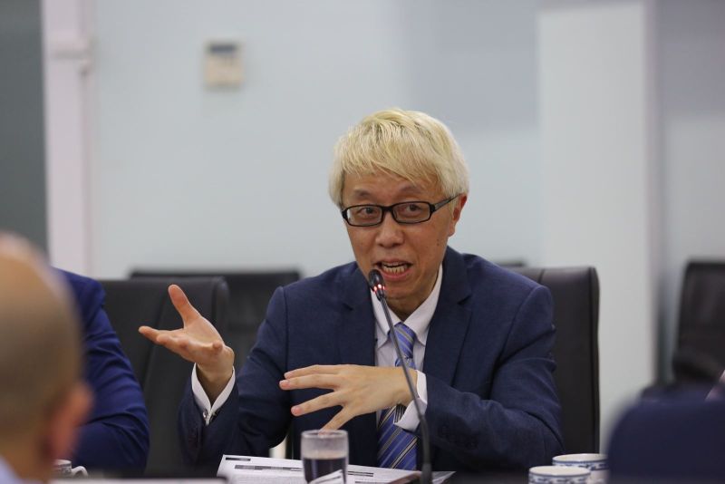 Đại diện Ngân hàng Mizuho (Nhật Bản) chi nhánh Singapore trình bày các nội dung tư vấn