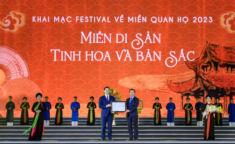 Phó Thủ tướng Chính phủ Trần Hồng Hà trao quyết định công nhận thêm 3 bảo vật quốc gia của Bắc Ninh