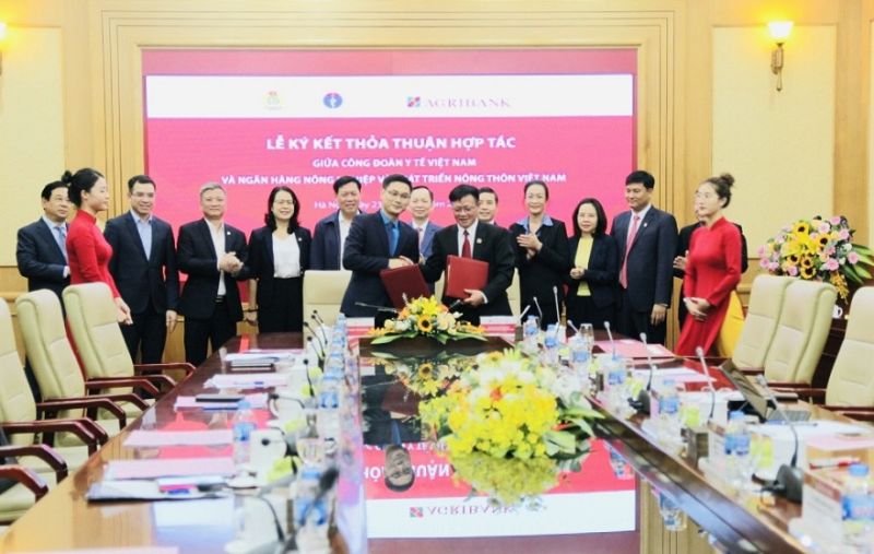 Lãnh đạo Bộ Y Tế, Ngân hàng Nhà nước Việt Nam chứng kiến lễ ký kết thỏa thuận