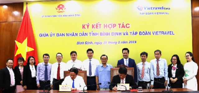 Lễ k‎ý kết biên bản hợp tác phát triển du lịch giữa UBND tỉnh và Tập đoàn Vietravel.