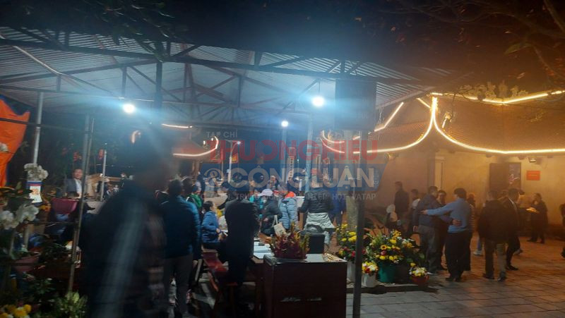 Nhân dân địa phương và đông đảo du khách tham dự Lễ Hội Đảo Dáu 2023, Đồ Sơn, Hải Phòng