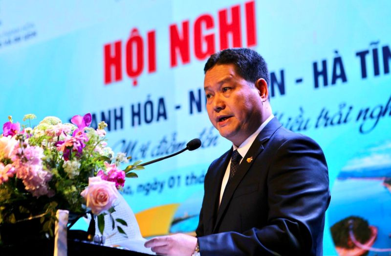 Ông Phạm Nguyên Hồng, Tỉnh ủy viên, Giám đốc Sở Văn hoá, Thể thao và Du lịch Thanh Hóa phát biểu khai mạc hội nghị.