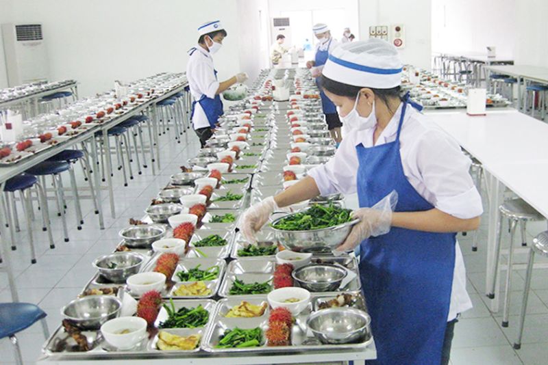 Bắc Giang bảo đảm an toàn thực phẩm đối với bếp ăn tập thể.