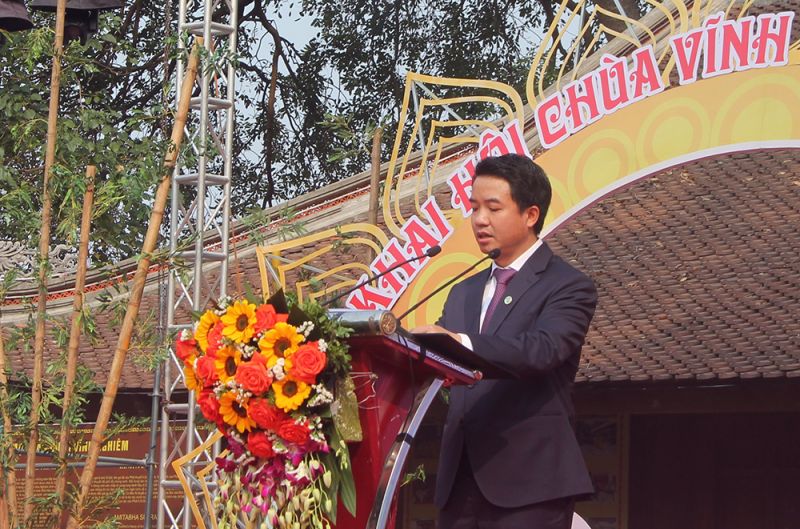 Ông Hoàng Văn Thanh Chủ tịch UBND huyện Yên Dũngphát biểu khai hội