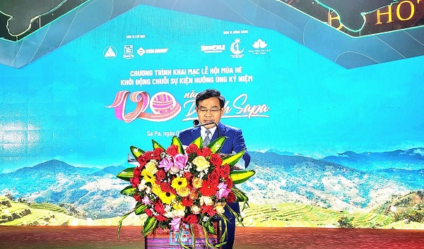 Ông Đỗ Văn Tân - Phó Chủ tịch UBND thị xã chính thức khai mạc Lễ hội mùa hè 2023