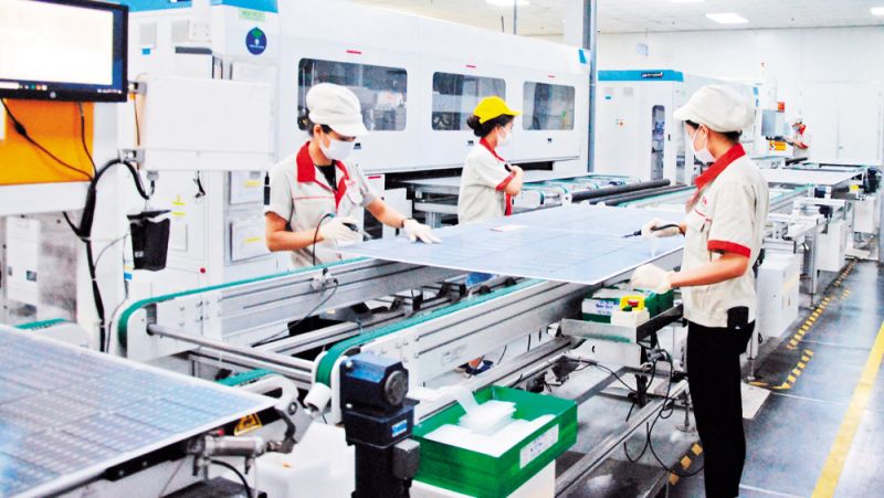 Công ty cổ phần VietNam Sunergy (Nhật Bản), Khu Công nghiệp Đình Trám duy trì sản xuất tấm pin năng lượng mặt trời, tăng giá trị đơn hàng xuất khẩu.
