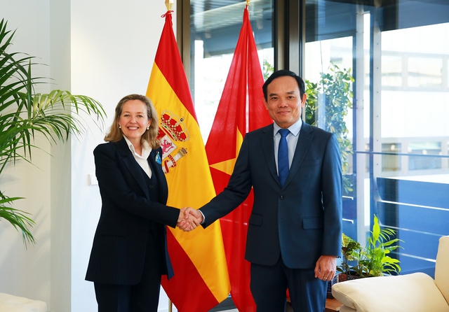 Phó Thủ tướng Trần Lưu Quang hội đàm với Phó Thủ tướng thứ nhất Nadia Calviño - Ảnh: VGP/Hải Minh